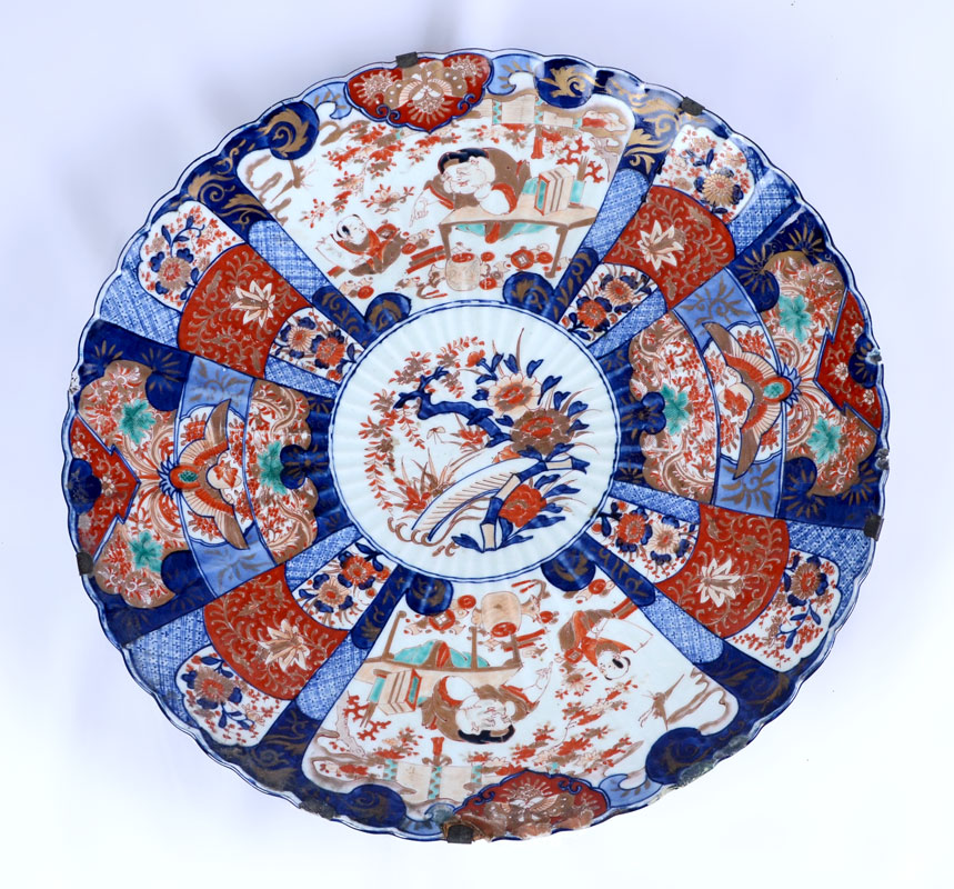 Appraisal: LARGE JAPANESE IMARI CHARGER Scalloped rim and body typical Imari