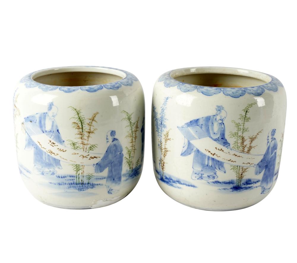 Appraisal: PAIR OF CHINESE BLUE WHITE PORCELAIN PLANTERSeach unsigned Condition one