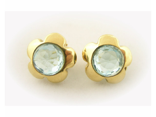 Appraisal: Pair of K yellow gold and topaz earrings containing two