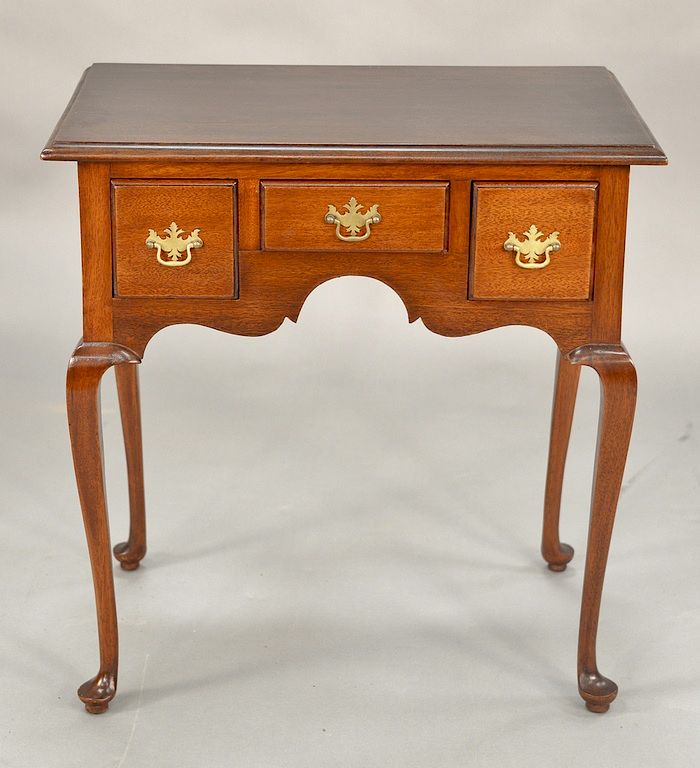 Appraisal: Custom mahogany Queen Anne style lowboy ht in top x