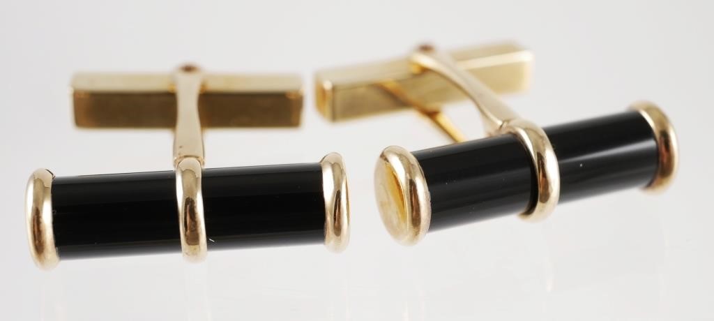 Appraisal: Pair of vintage K yellow gold and black onyx barrel