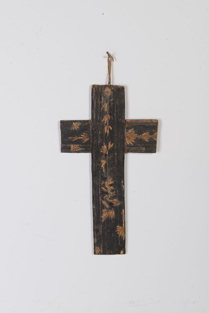 Appraisal: Wood Cross with Straw Overlay th Century New Mexico Wood