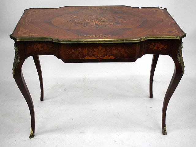 Appraisal: A LATE TH EARLY TH CENTURY CONTINENTAL KINGWOOD WRITING TABLE