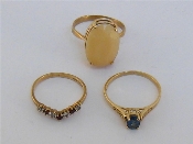 Appraisal: A mixed lot of carat gold and gem set rings