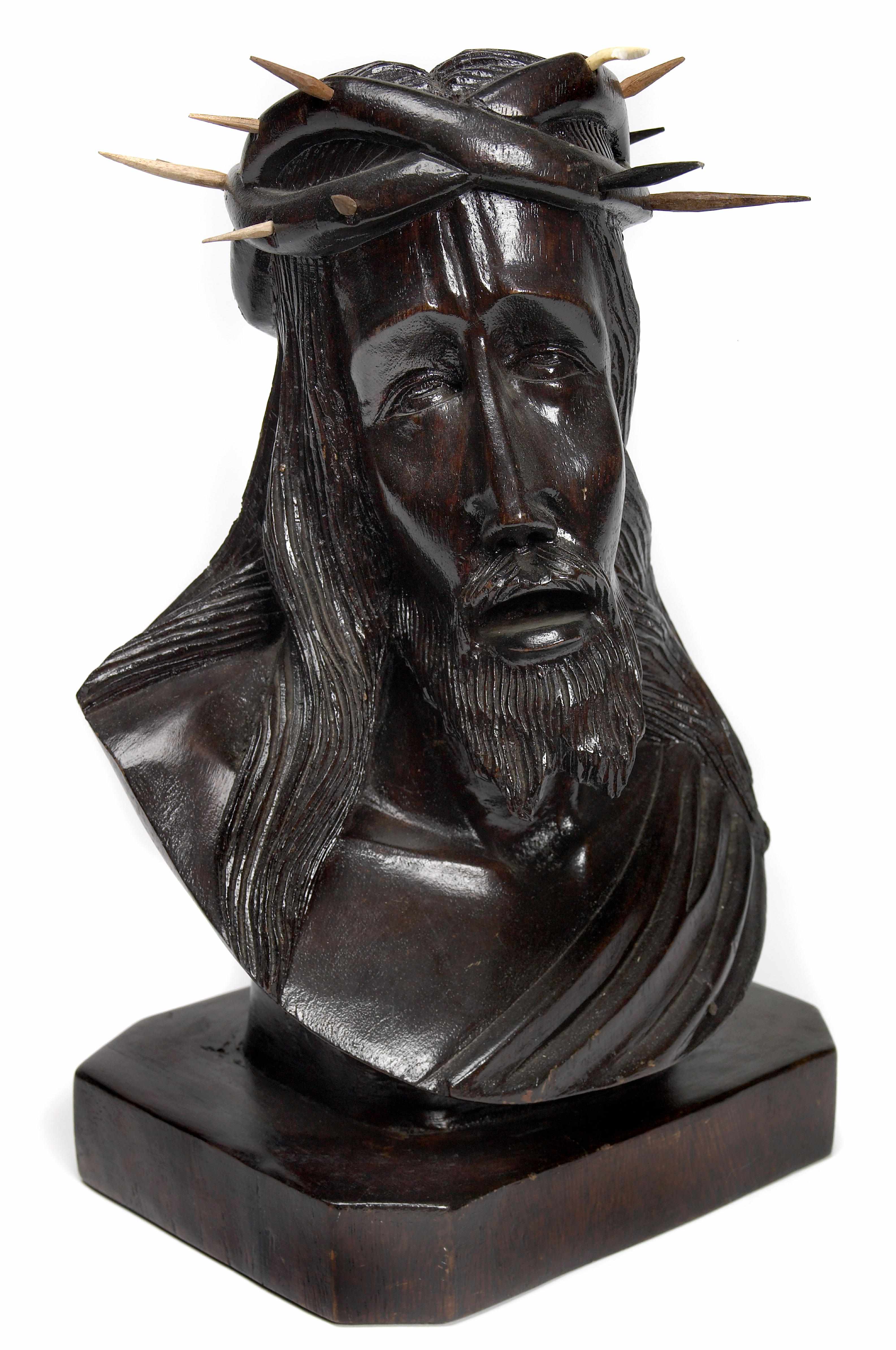 Appraisal: A contemporary carved rosewood bust of Christ with Crown of