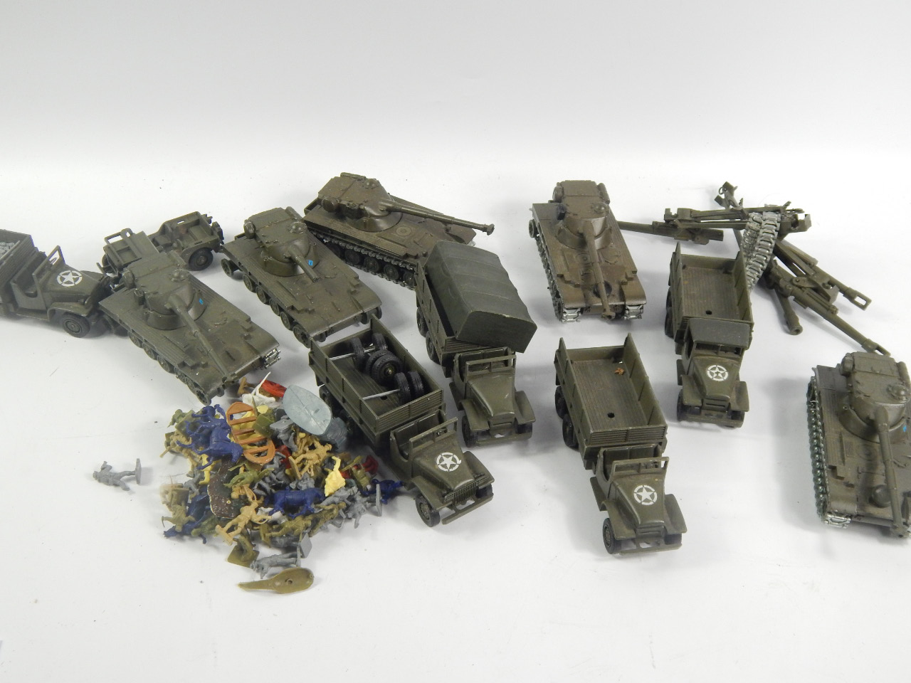 Appraisal: A collection of Solido die cast model tanks and other