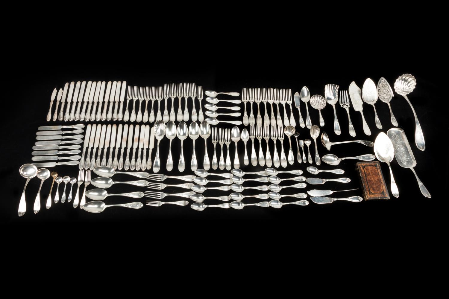 Appraisal: PCS ASSEMBLED AMERICAN SILVER OLIVE FLATWARE Extensive piece American sterling