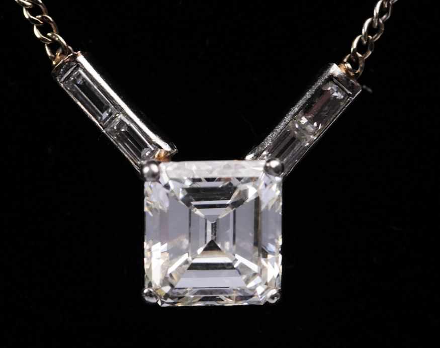 Appraisal: DIAMOND PENDANT NECKLACE Platinum center piece on k white gold