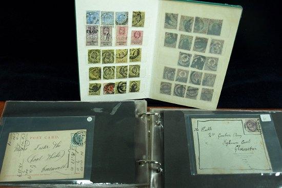 Appraisal: A ring binder containing penny reds and a small album