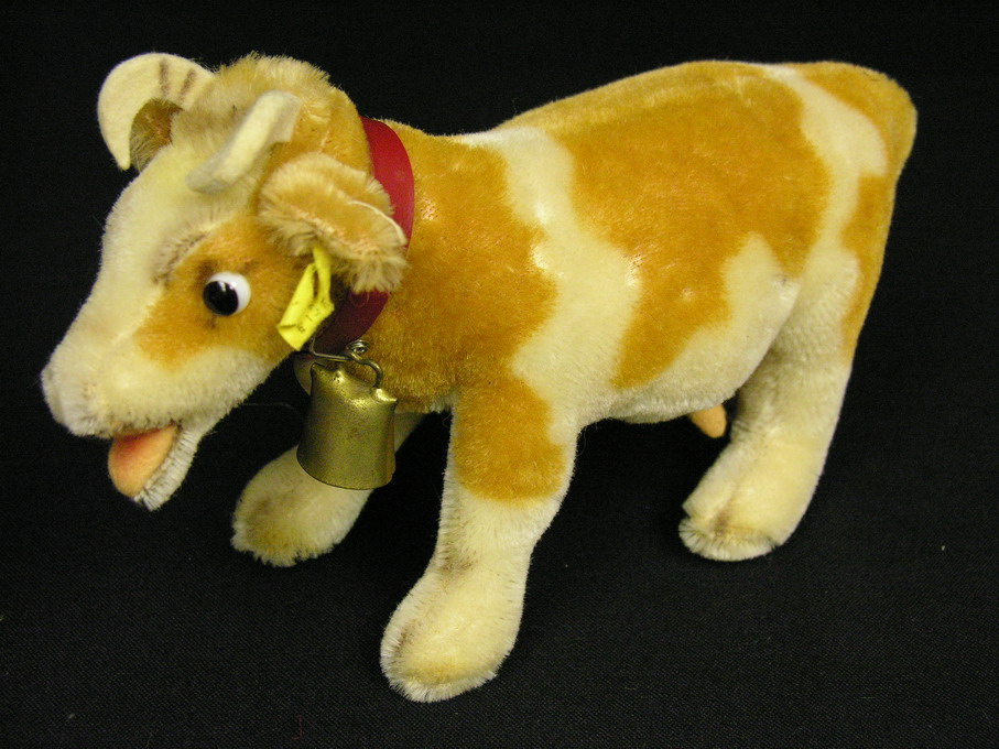 Appraisal: STEIFF COW Estate item This cow is h by l