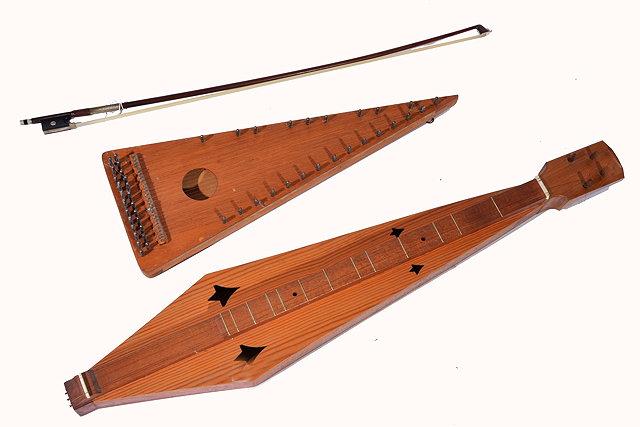 Appraisal: AN APPALACHIAN DULCIMA a home made psaltery and a late