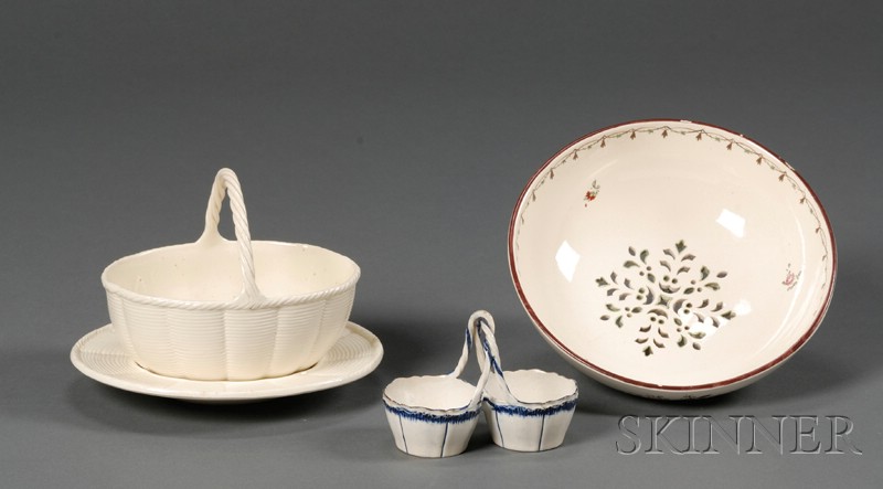 Appraisal: Three Wedgwood Queen's and Pearlware Items England late th early