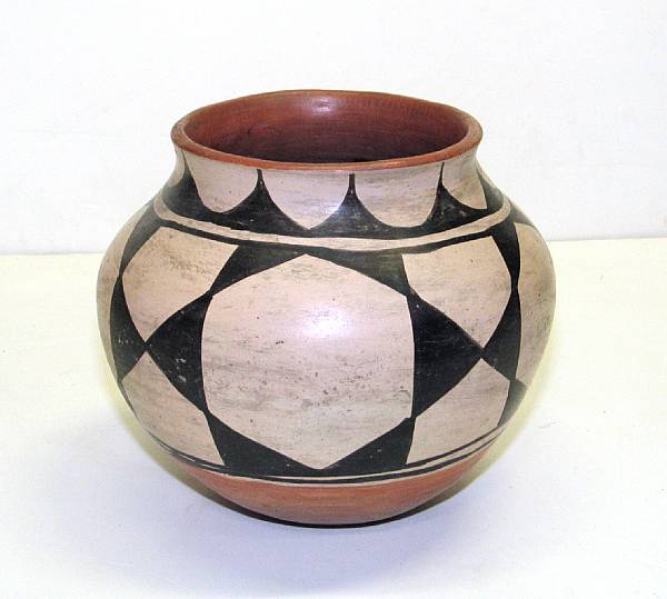 Appraisal: A Santo Domingo jar height in diameter in