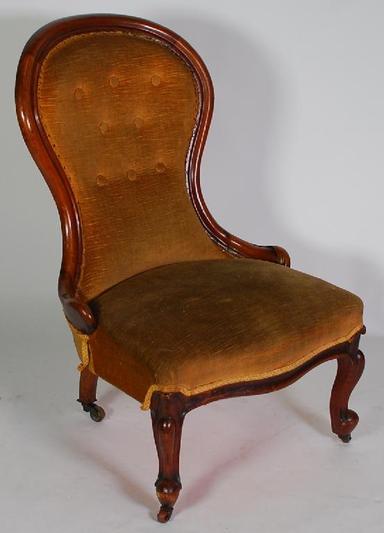 Appraisal: VICTORIAN LADIES MAHOGANY SPOON BACK CHAIR the moulded shewwood frame