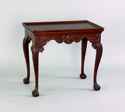 Appraisal: Philadelphia Chippendale mahogany tea table ca the rectangular tray top