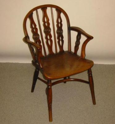 Appraisal: A BEECH AND ELM WINDSOR ARMCHAIR Thames Valley early to