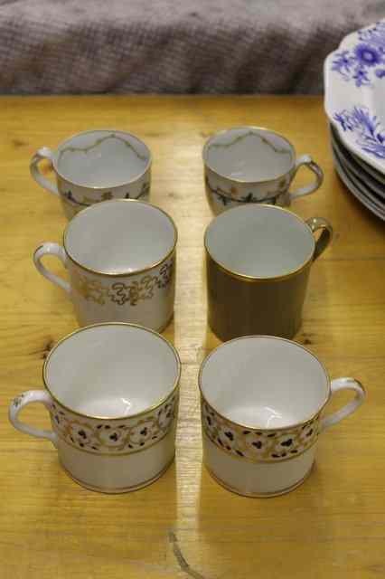 Appraisal: A PAIR OF ENGLISH PROBABLY WORCESTER COFFEE CUPS each with