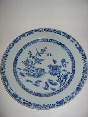 Appraisal: A CHINESE PORCELAIN CHARGER late th th century of circular