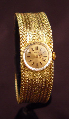 Appraisal: K LADY'S JUVENIA WRISTWATCH K yellow gold lady's Juvenia wristwatch