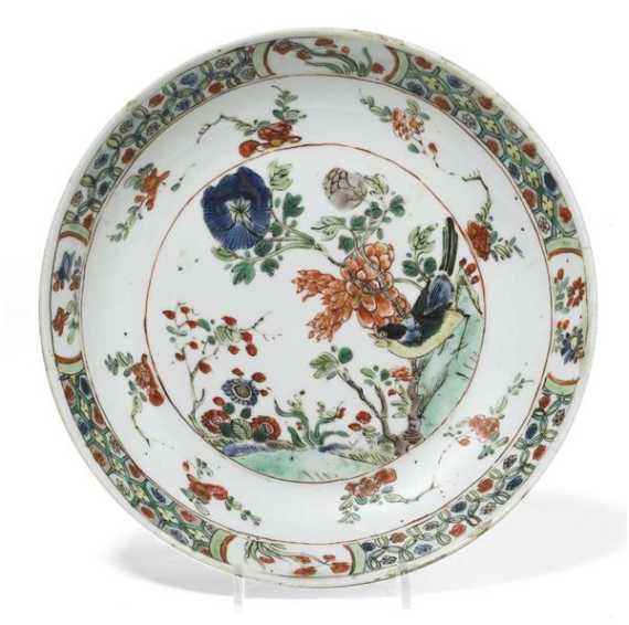 Appraisal: LOT VON ZWEI TELLERN China Kangxi-Periode D und cm Ein