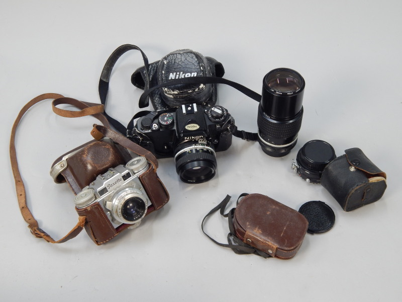 Appraisal: Various cameras etc to include a Nikon camera with lens