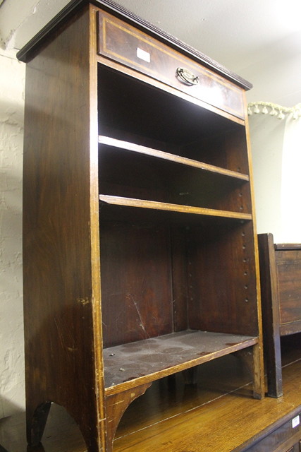 Appraisal: AN EDWARDIAN MAHOGANY AND INLAID ADJUSTABLE BOOKCASE with single drawer