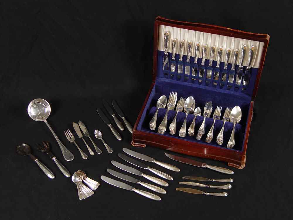 Appraisal: PRATA WOLFF SILVERPLATE FLATWARE SERVICE Approx pieces by Wolff to