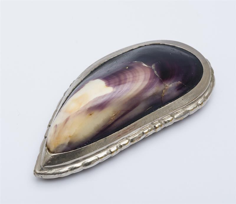 Appraisal: CONTINENTAL SILVER-MOUNTED SHELL BOX With a hinged lid opening to