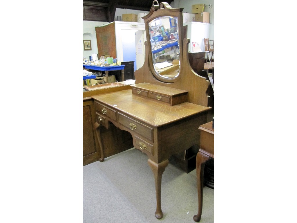 Appraisal: Oak dressing table by Gillows of Lancaster