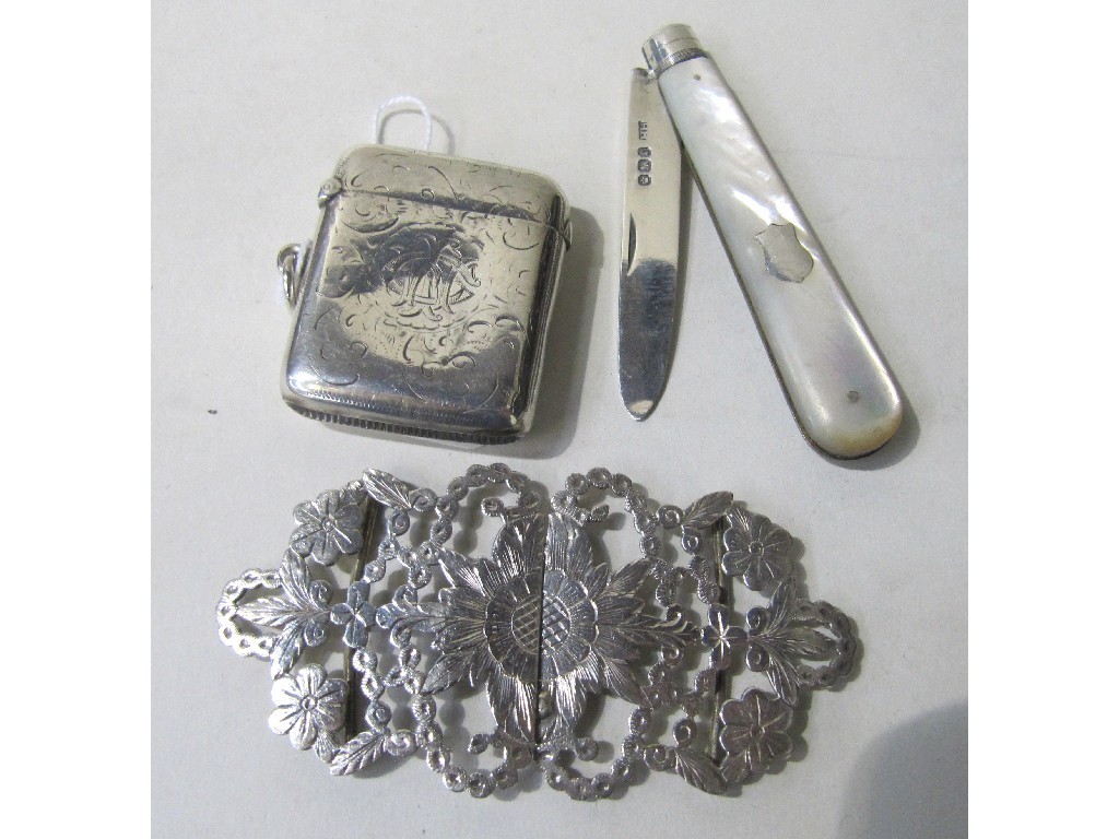 Appraisal: Lot comprising silver vesta silver and mother pearl fruit knife