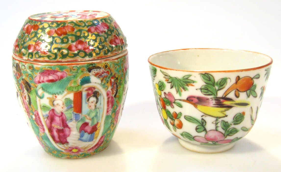 Appraisal: A thC Cantonese famille vert jar and cover the circular