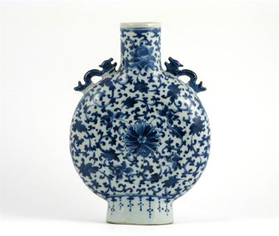 Appraisal: A Chinese blue and white bianhu or moonflask with handles