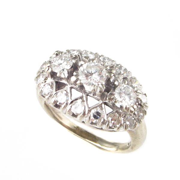 Appraisal: A diamond and k white gold cluster ring estimated weight