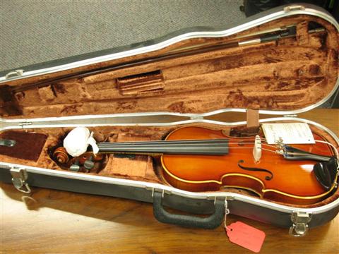 Appraisal: NEW GLAESEL VIOLIN WITH BOW in case Provenance Gordon Keller