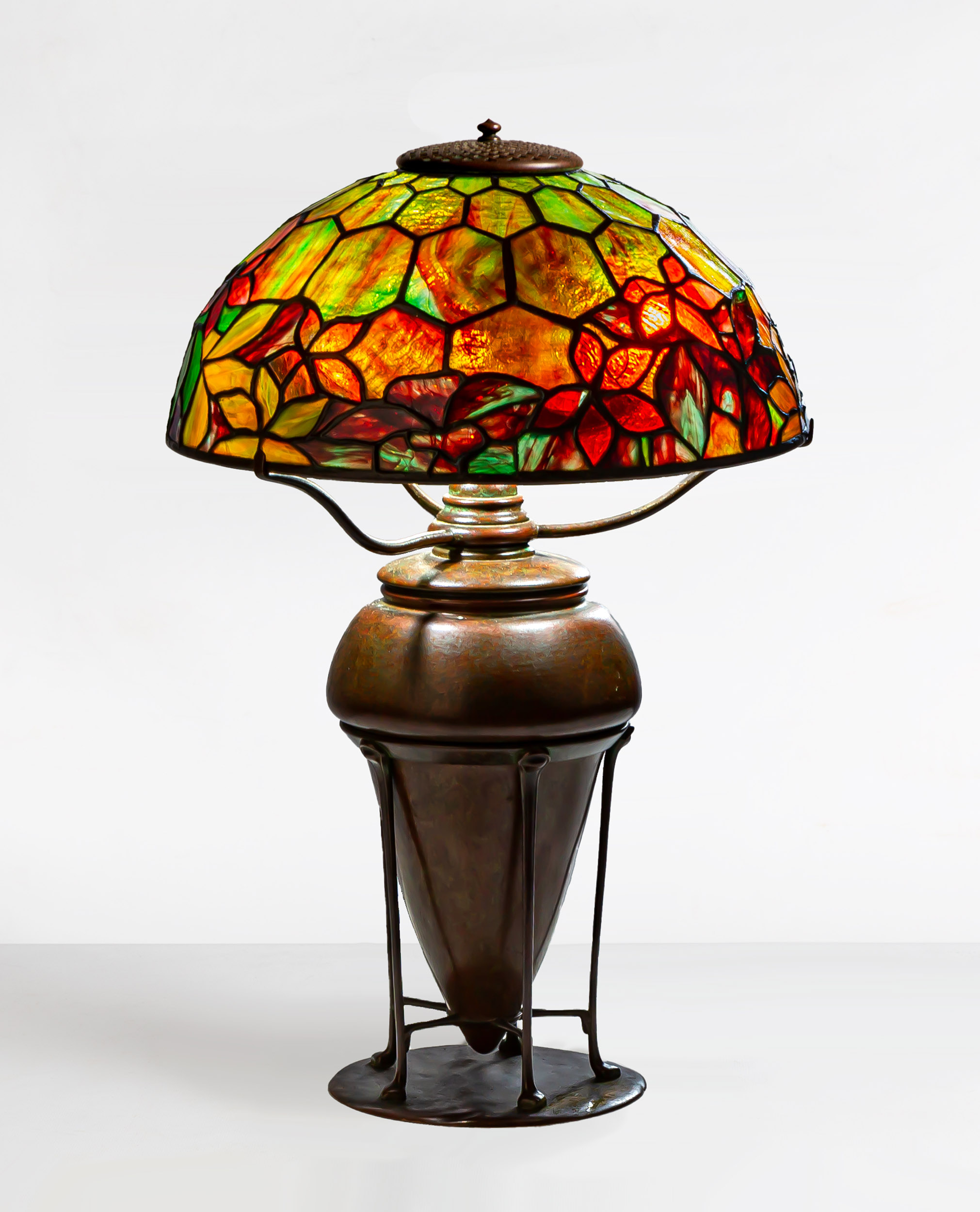 Appraisal: TIFFANY STUDIOS NEW YORK WOODBINE TABLE LAMP circa leaded glass