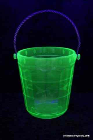 Appraisal: Depression Green Vaseline Glass Etched Ice BucketProduced c 's is