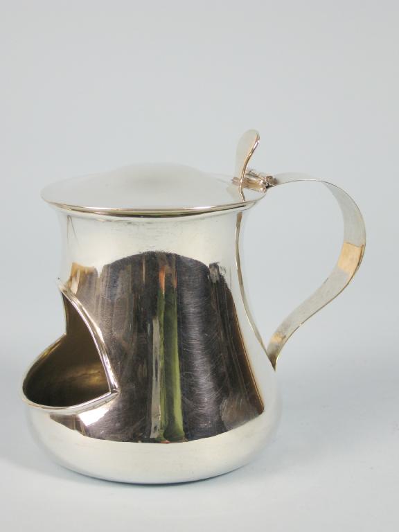 Appraisal: An Edward VII pot bellied Shaving Mug with hinged lid