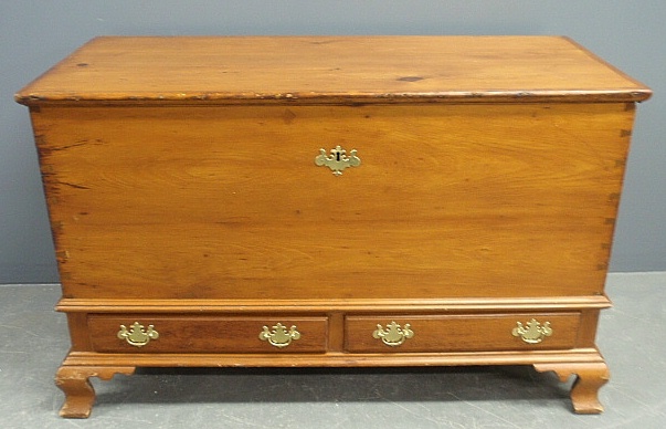 Appraisal: - Pennsylvania pine blanket chest c h x w x