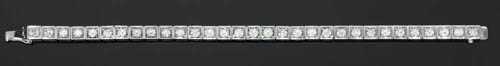 Appraisal: BRILLIANT-CUT DIAMOND BRACELET White gold Elegant Rivi re bracelet set