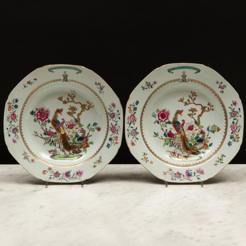 Appraisal: Pair of Chinese Export Porcelain Octagonal Soup Plates With Crest