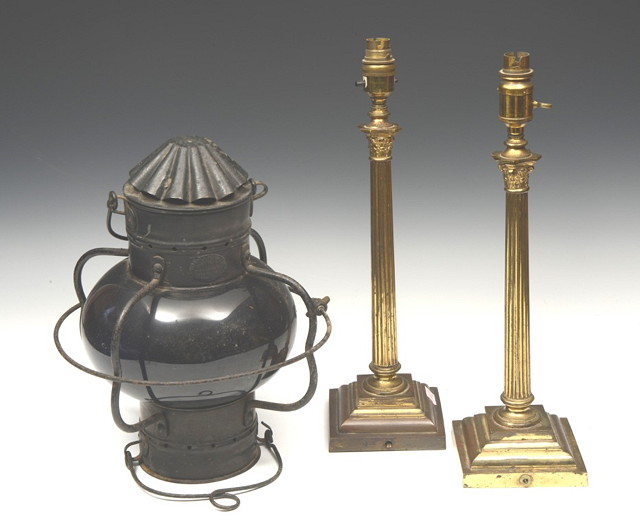 Appraisal: A PAIR OF BRASS CORINTHIAN COLUMN TABLE LAMPS on square