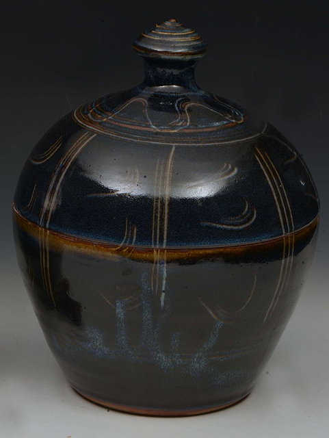 Appraisal: EDDIE HOPKINS British - A large covered stoneware storage jar