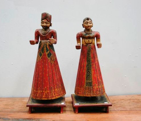 Appraisal: A pair of Deity figures Gangaur and Iswa domestic deities