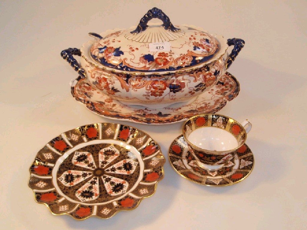 Appraisal: A Keeling pottery soup tureen cover stand and ladle Chatsworth