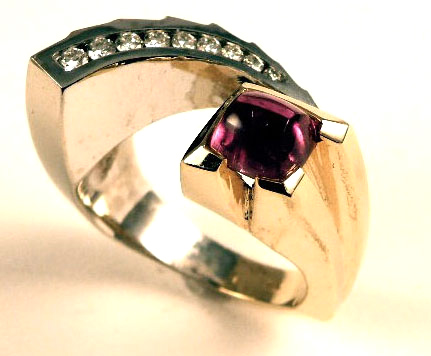 Appraisal: TOURMALINE AND DIAMOND RING k yellow gold white gold set