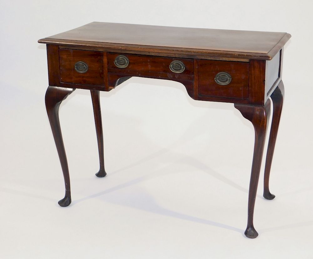 Appraisal: American Queen Anne Mahogany Dressing Table American Queen Anne Mahogany