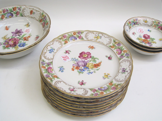 Appraisal: THIRTEEN PIECE SCHUMANN BAVARIA CHINA SET in the Empress Dresden