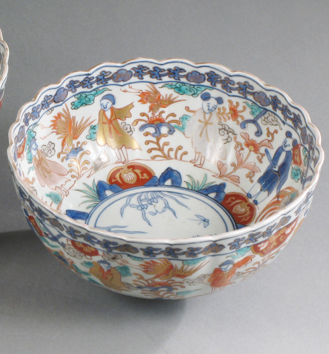 Appraisal: JAPANESE IMARI PORCELAIN BOWL Hand painted with figures and stylized