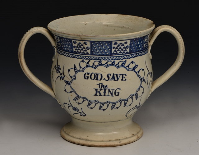 Appraisal: AN EARLY TH CENTURY PEARL WARE BLUE AND WHITE LOVING