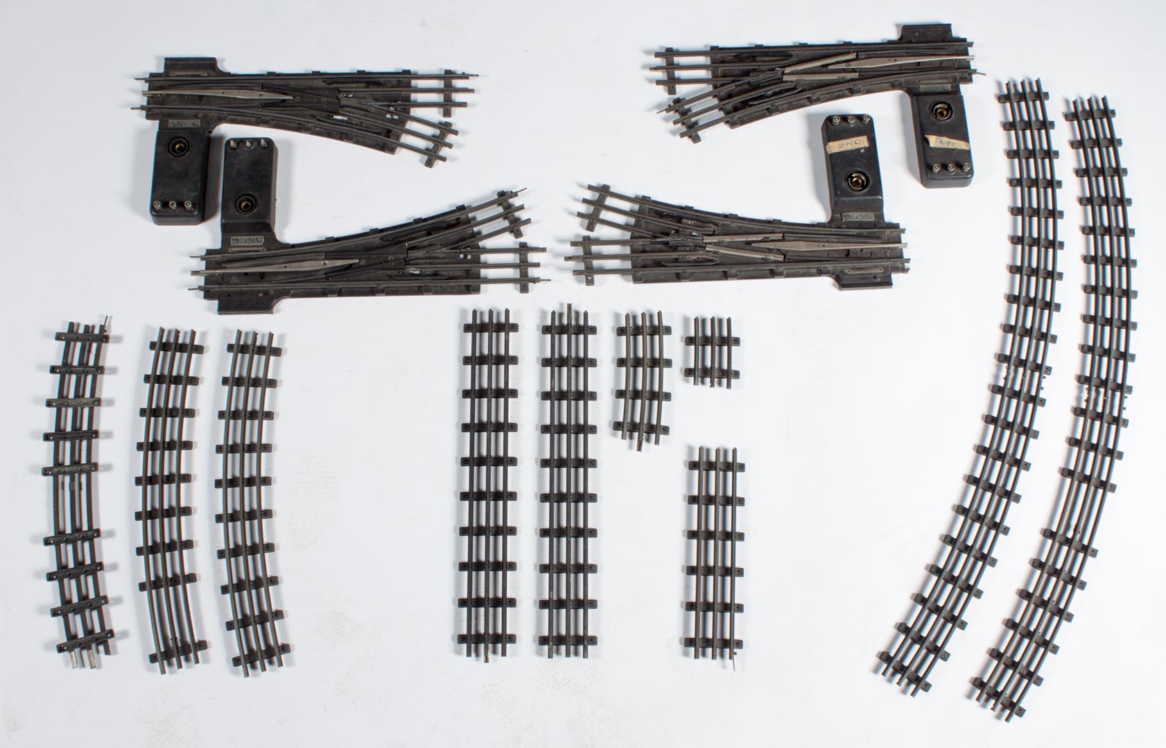 Appraisal: Large group of Lionel T-Rail track and switches approx pieces